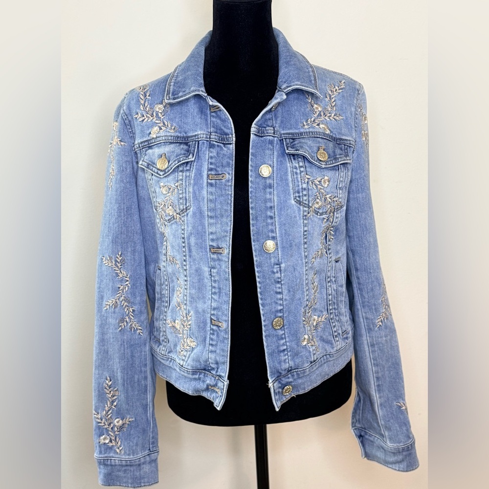 White House Black Market floral embroidered light wash denim jean jacket small